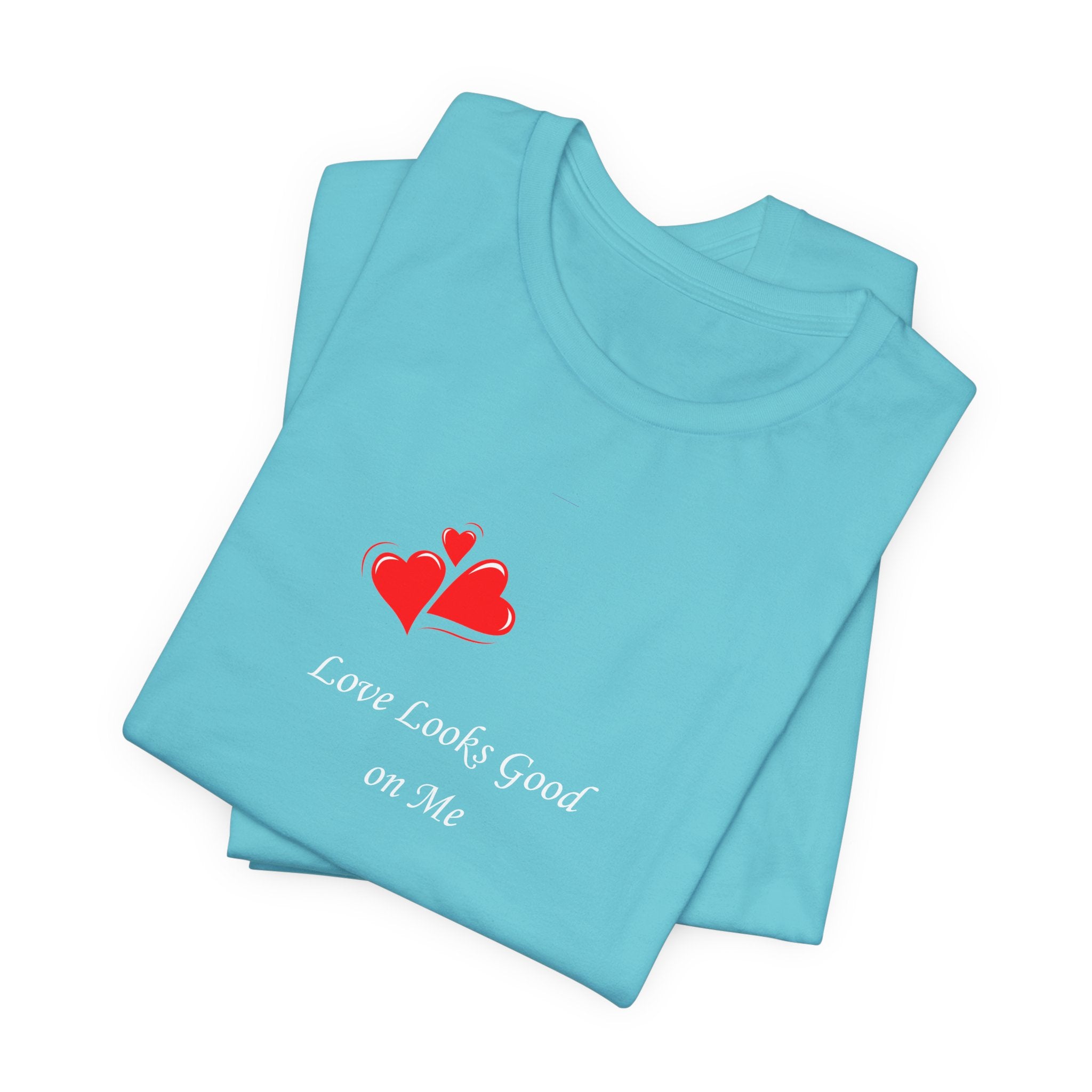 Love Looks Good On Me T-Shirt – Minimal Heart Graphic Tee