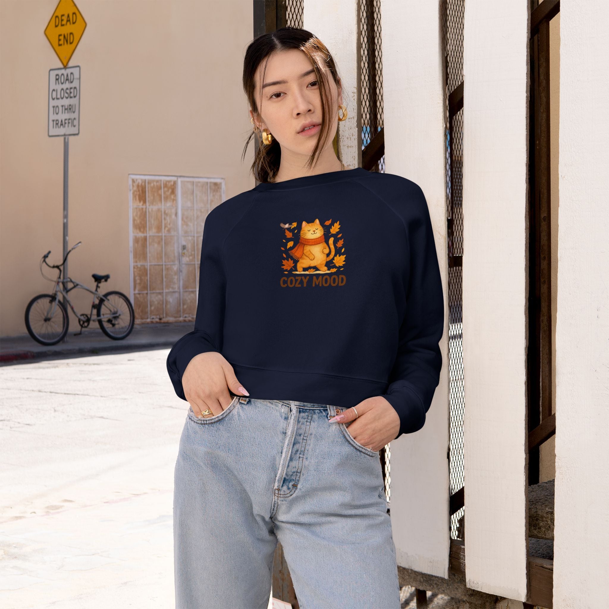 Cat Lover Cropped Fleece Pullover – Women’s Cozy Sweatshirt for Fall Fashion & Gifts