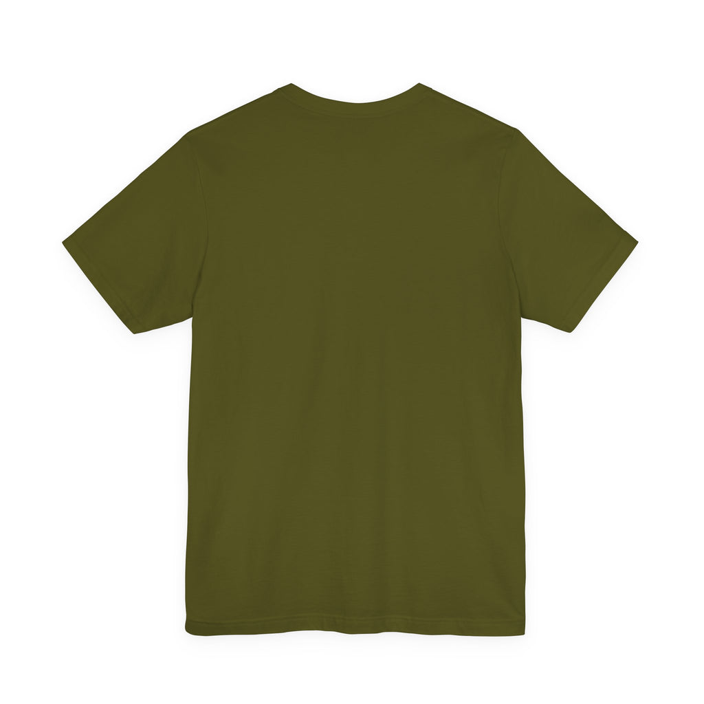 Love Looks Good On Me T-Shirt – Minimal Heart Graphic Tee