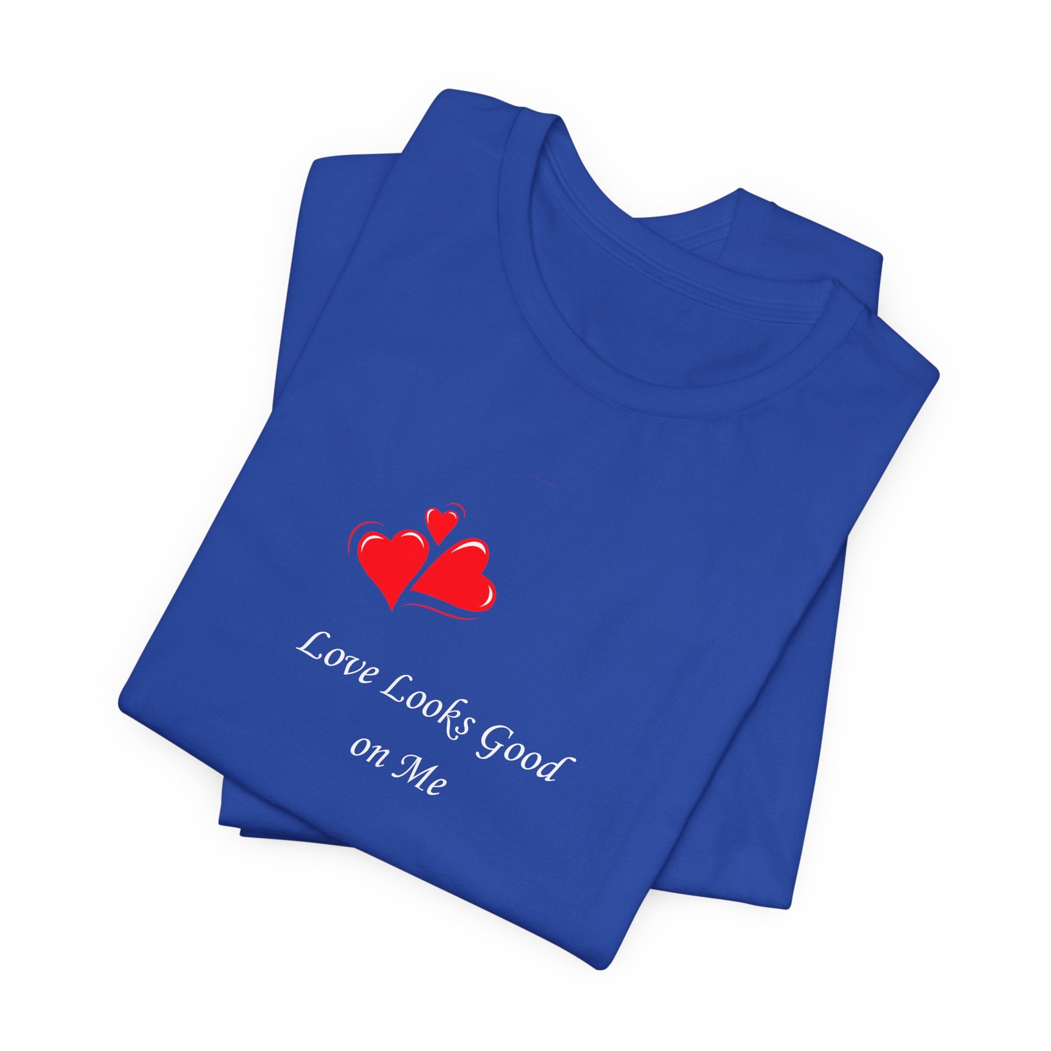 Love Looks Good On Me T-Shirt – Minimal Heart Graphic Tee