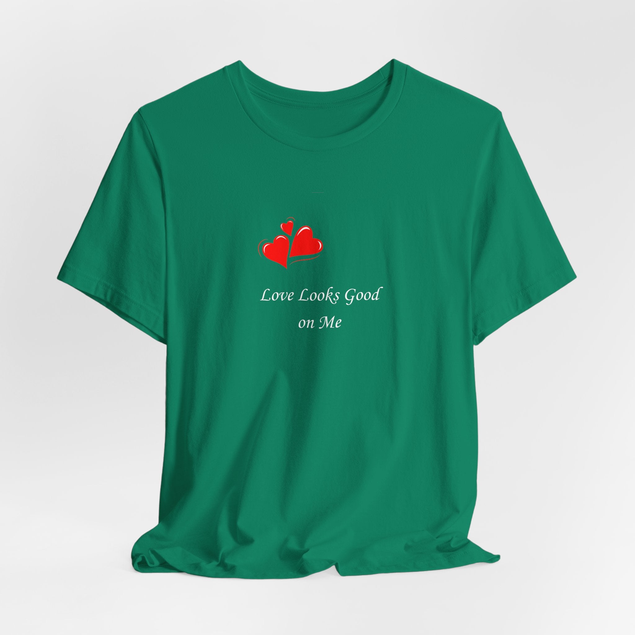 Love Looks Good On Me T-Shirt – Minimal Heart Graphic Tee