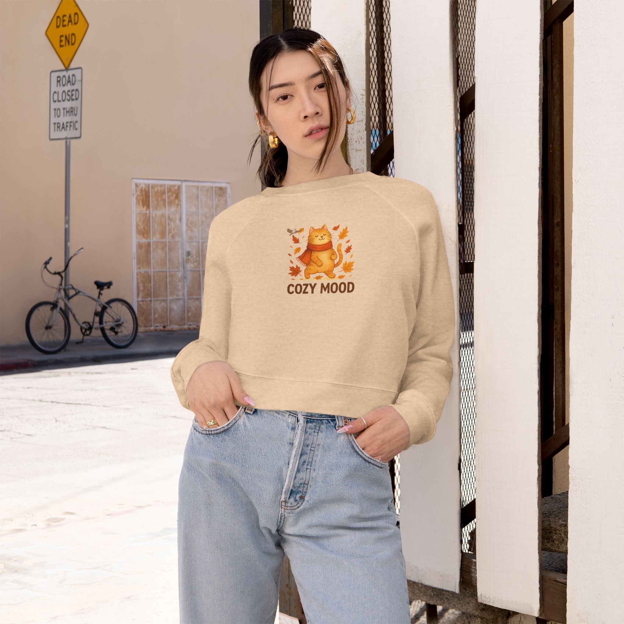 Cat Lover Cropped Fleece Pullover – Women’s Cozy Sweatshirt for Fall Fashion & Gifts