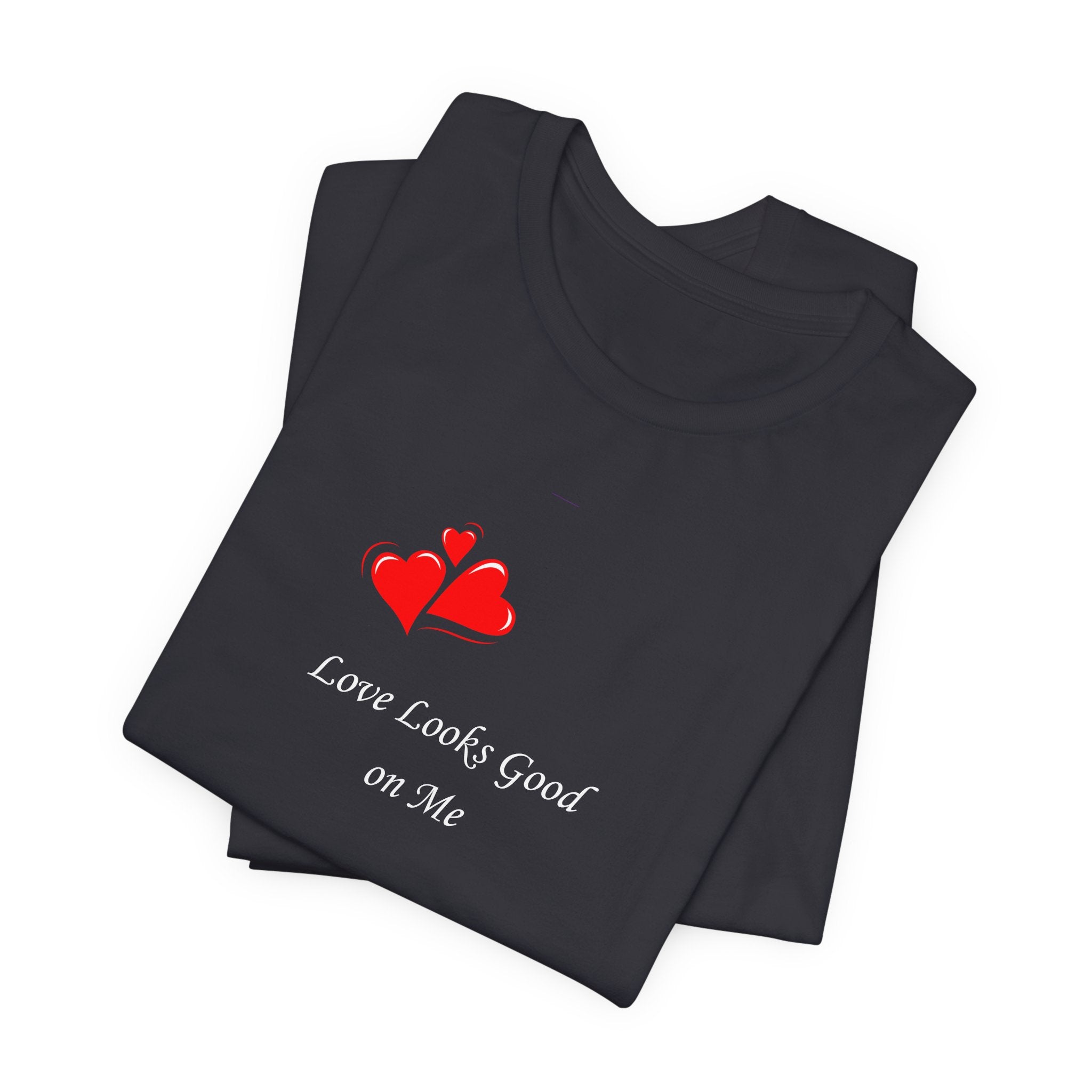 Love Looks Good On Me T-Shirt – Minimal Heart Graphic Tee
