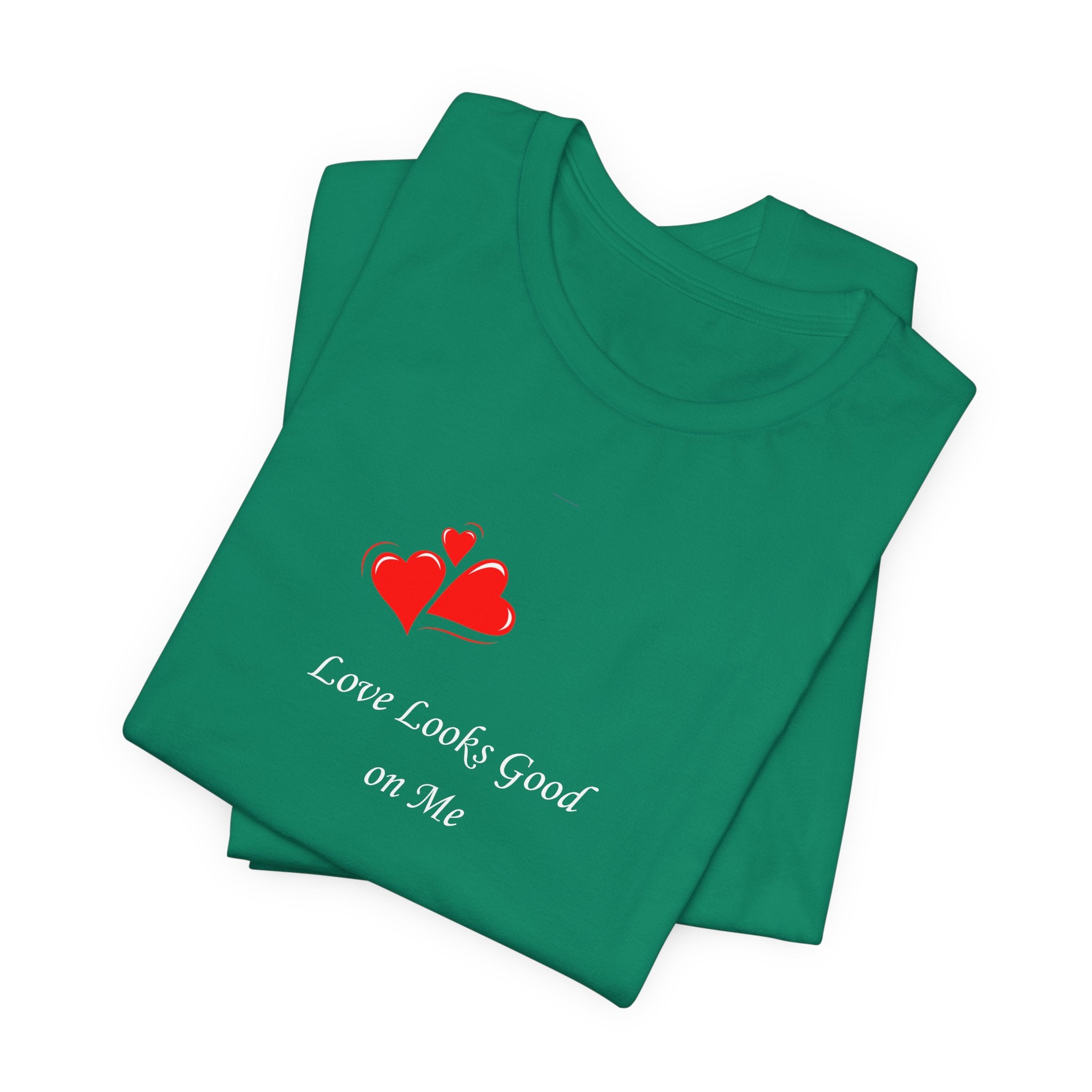 Love Looks Good On Me T-Shirt – Minimal Heart Graphic Tee